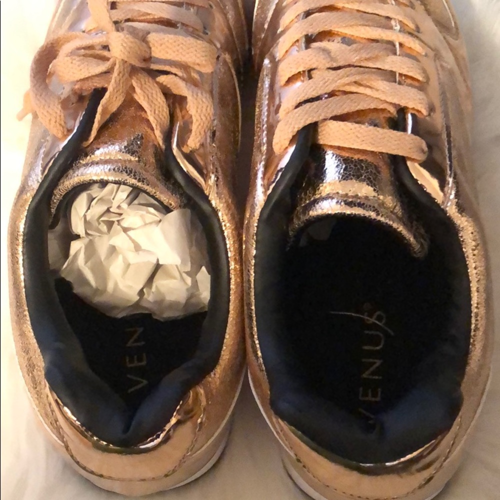 SOLD!!! -  Gold Sneakers size 8.5 NWT - Picture 2 of 5